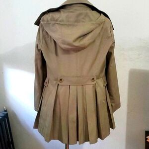 Bnwot Calvin Klein rain coat with hood